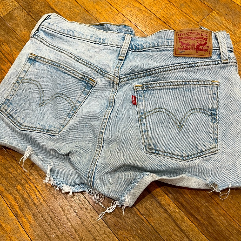 SOLD 🌾 Levi’s 501 Original Shorts